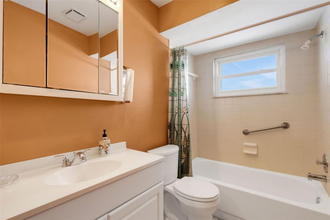 3995 Lakewood Avenue, Bradenton, FL 34208 Photo