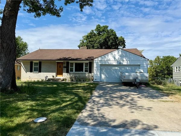 10110 Forest Avenue, Kansas City, MO 64131