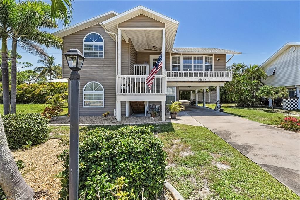 7841 Breakwater Ct, Bokeelia, FL 33922 Photo