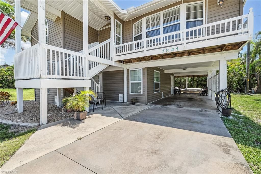 7841 Breakwater Ct, Bokeelia, FL 33922 Photo