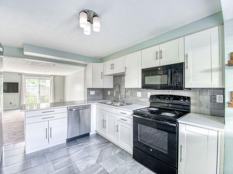 3015 Stratford Court, Unit 126, Loveland, OH 45140 Photo 10