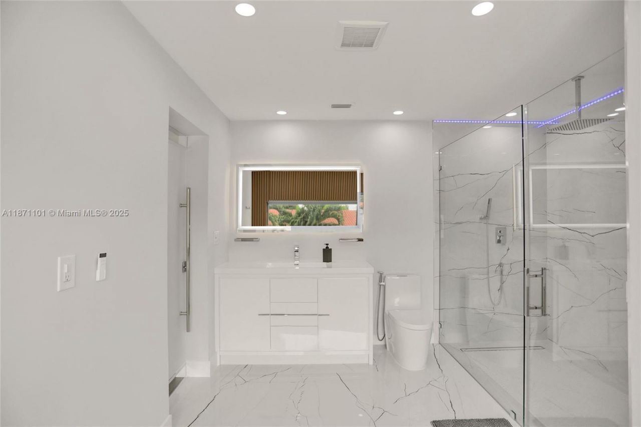 6201 SW 107th Ave, Miami, FL 33173 Photo