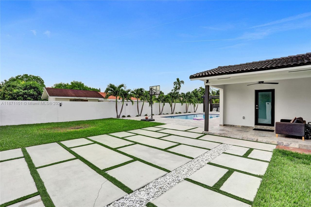 6201 SW 107th Ave, Miami, FL 33173 Photo