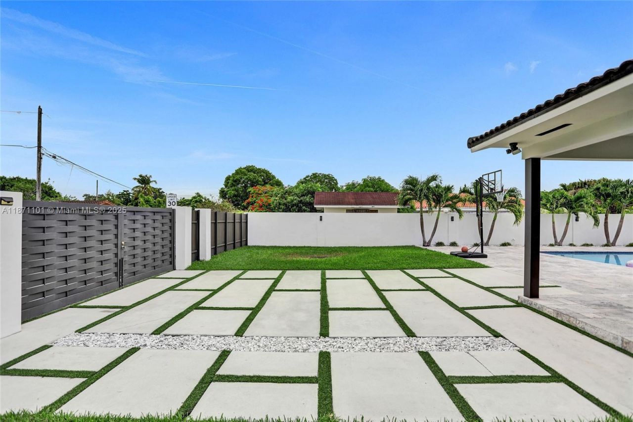 6201 SW 107th Ave, Miami, FL 33173 Photo