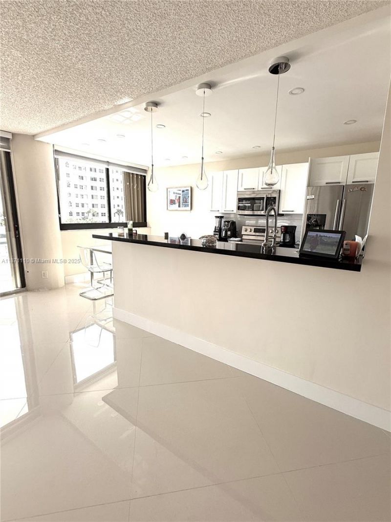 20185 E Country Club Dr, Unit 510, Aventura, FL 33180 Photo