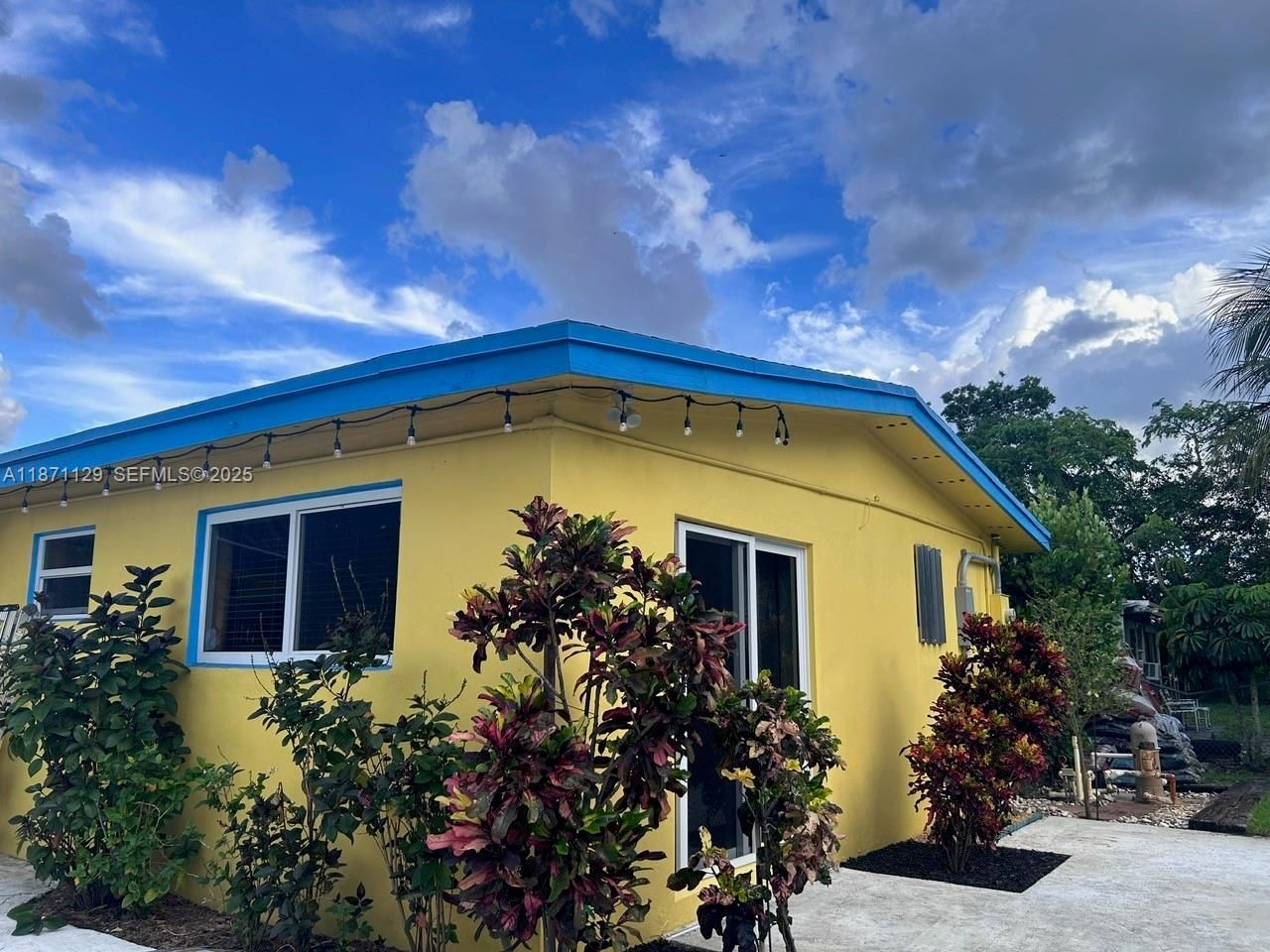 881 SW 49th Ter, Plantation, FL 33317 Photo