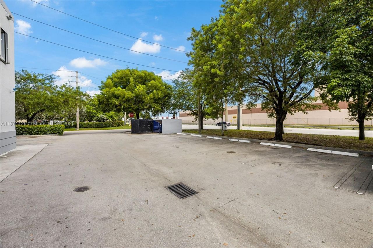 2451 NW 109th Ave, Unit 6, Sweetwater, FL 33172 Photo
