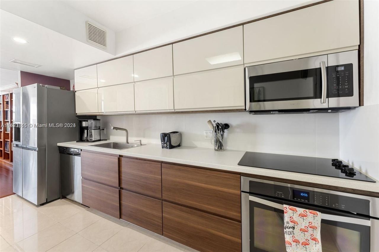 1080 94th St, Unit 612, Bay Harbor Islands, FL 33154 Photo