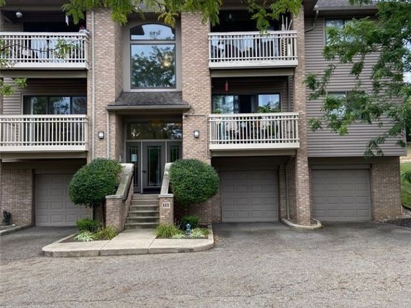 3800 Rosemont Boulevard, Unit 111B, Fairlawn, OH 44333