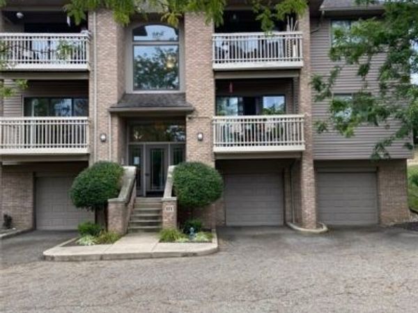 3800 Rosemont Boulevard, Unit 111B, Fairlawn, OH 44333