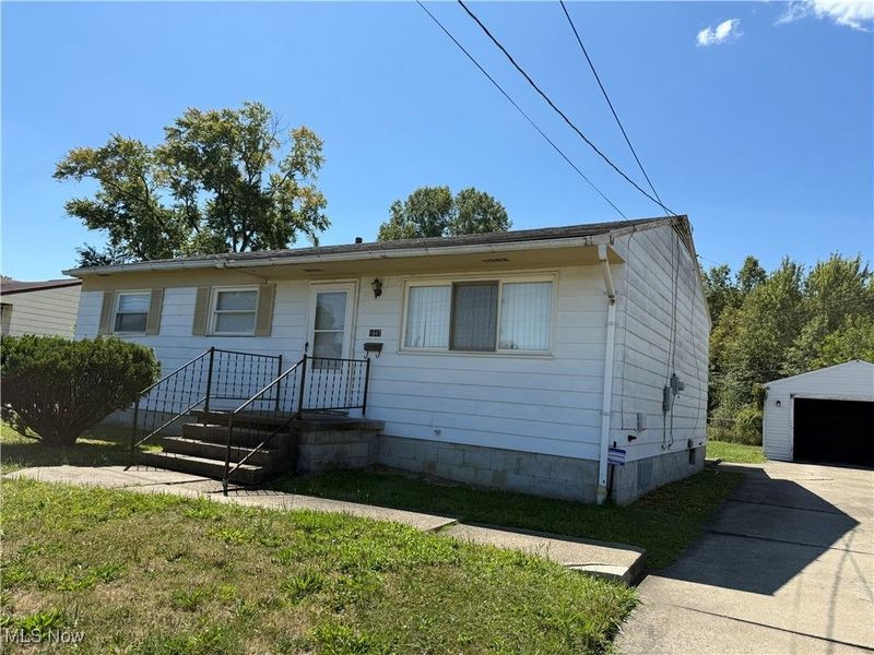 1647 Southern Boulevard NW, Warren, OH 44485 Photo 2