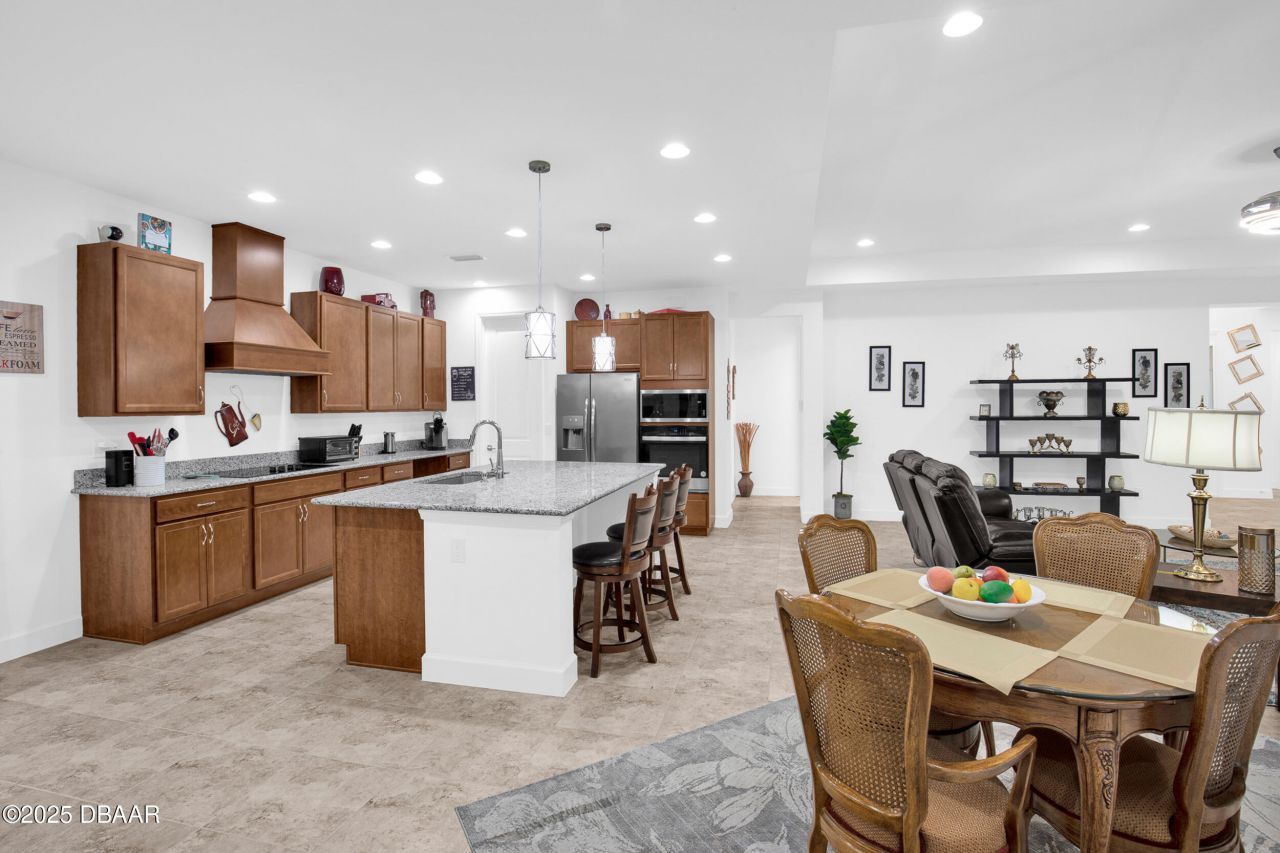 100 Hang Loose Way, Daytona Beach, FL 32124 Photo