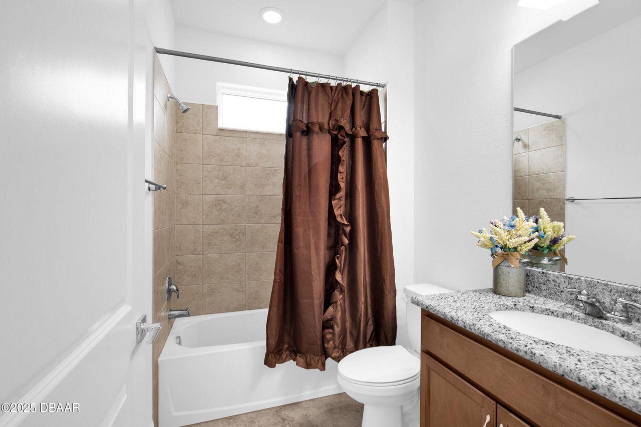 100 Hang Loose Way, Daytona Beach, FL 32124 Photo