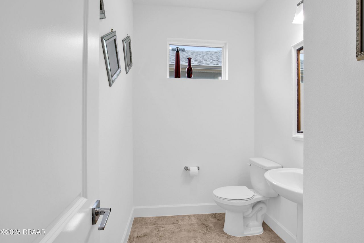 100 Hang Loose Way, Daytona Beach, FL 32124 Photo