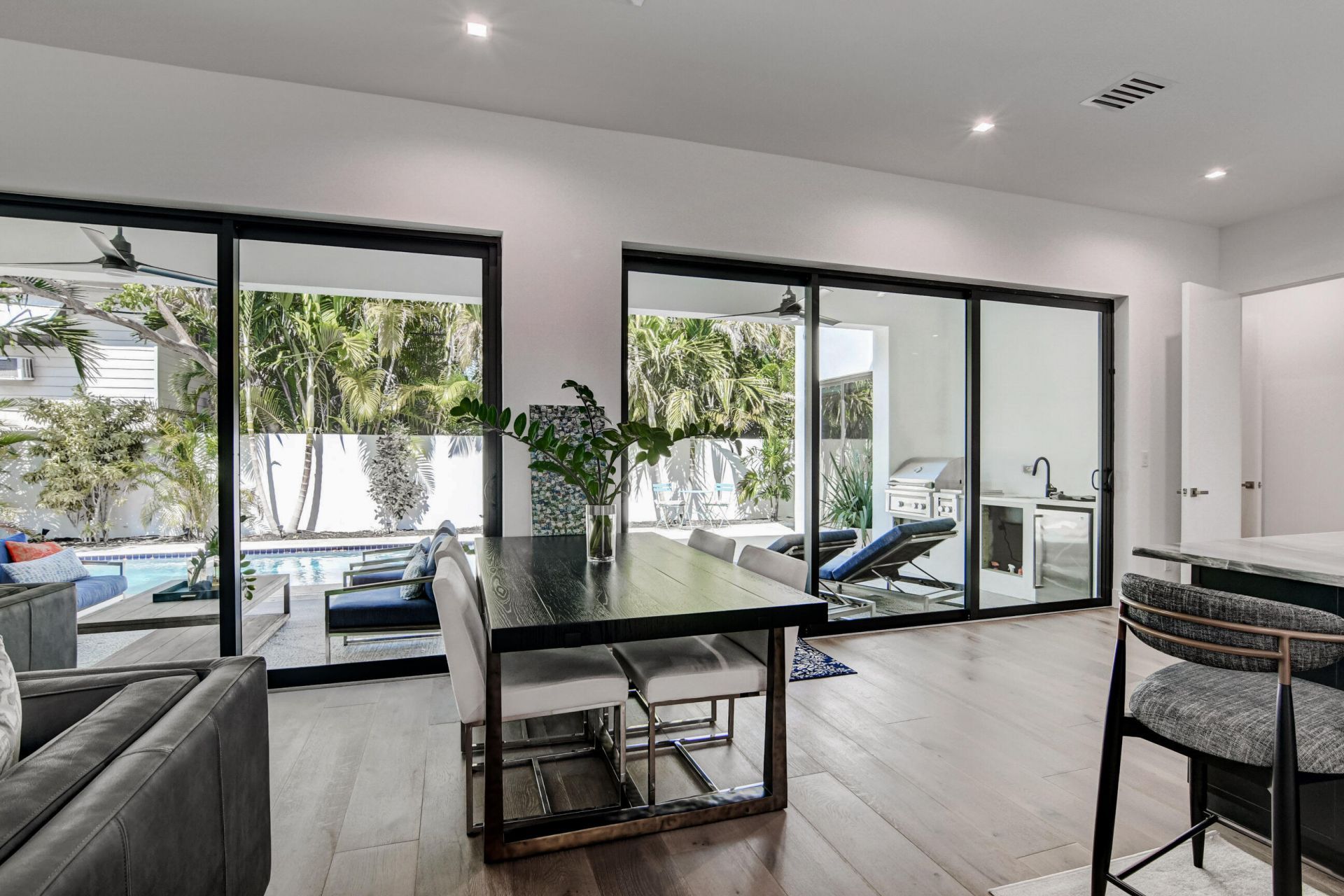 369 Orange Way, West Palm Beach, FL 33405 Photo