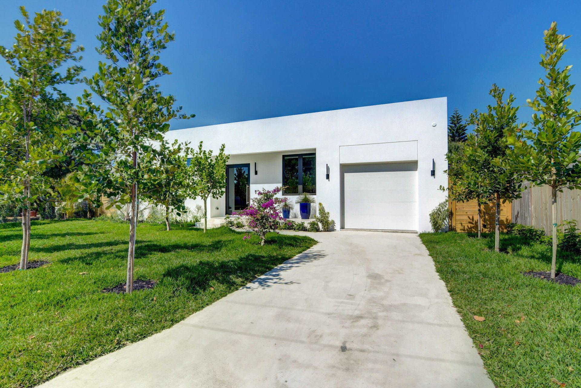 369 Orange Way, West Palm Beach, FL 33405 Photo