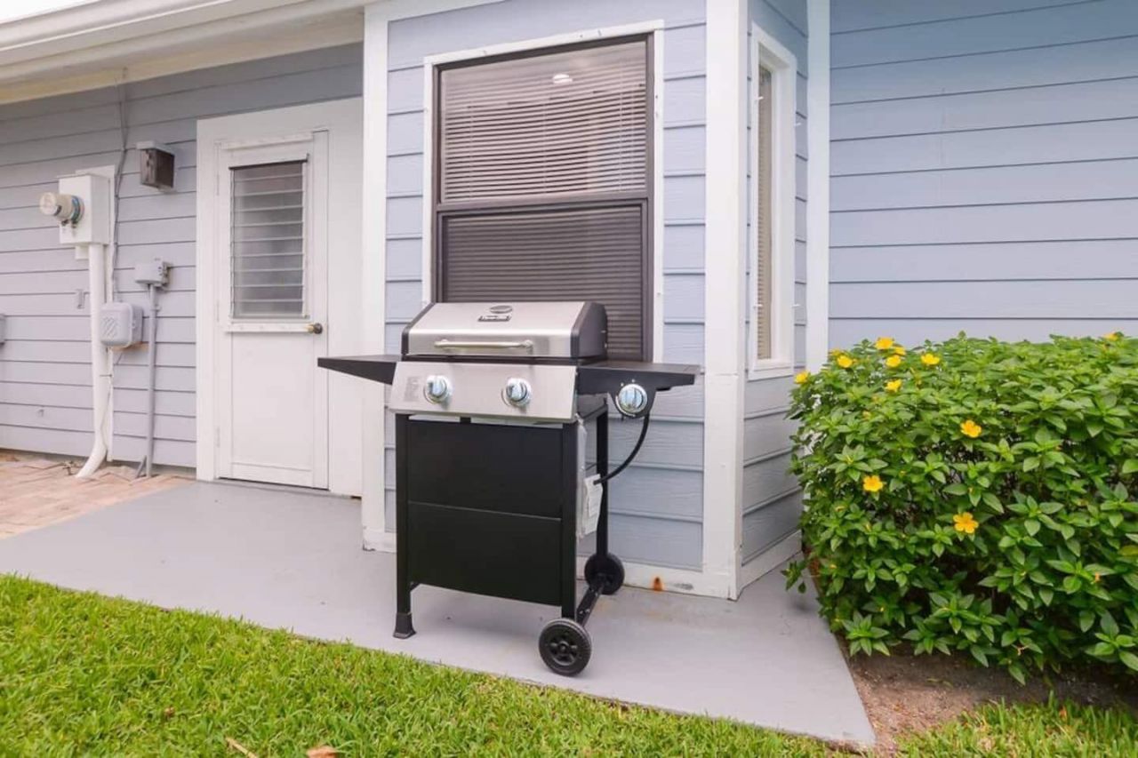 3267 NE Catamaran Terrace, Jensen Beach, FL 34957 Photo