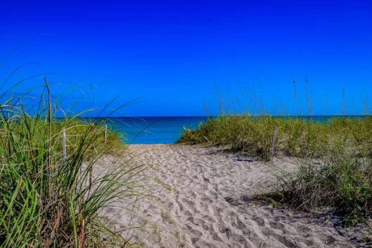 3267 NE Catamaran Terrace, Jensen Beach, FL 34957 Photo