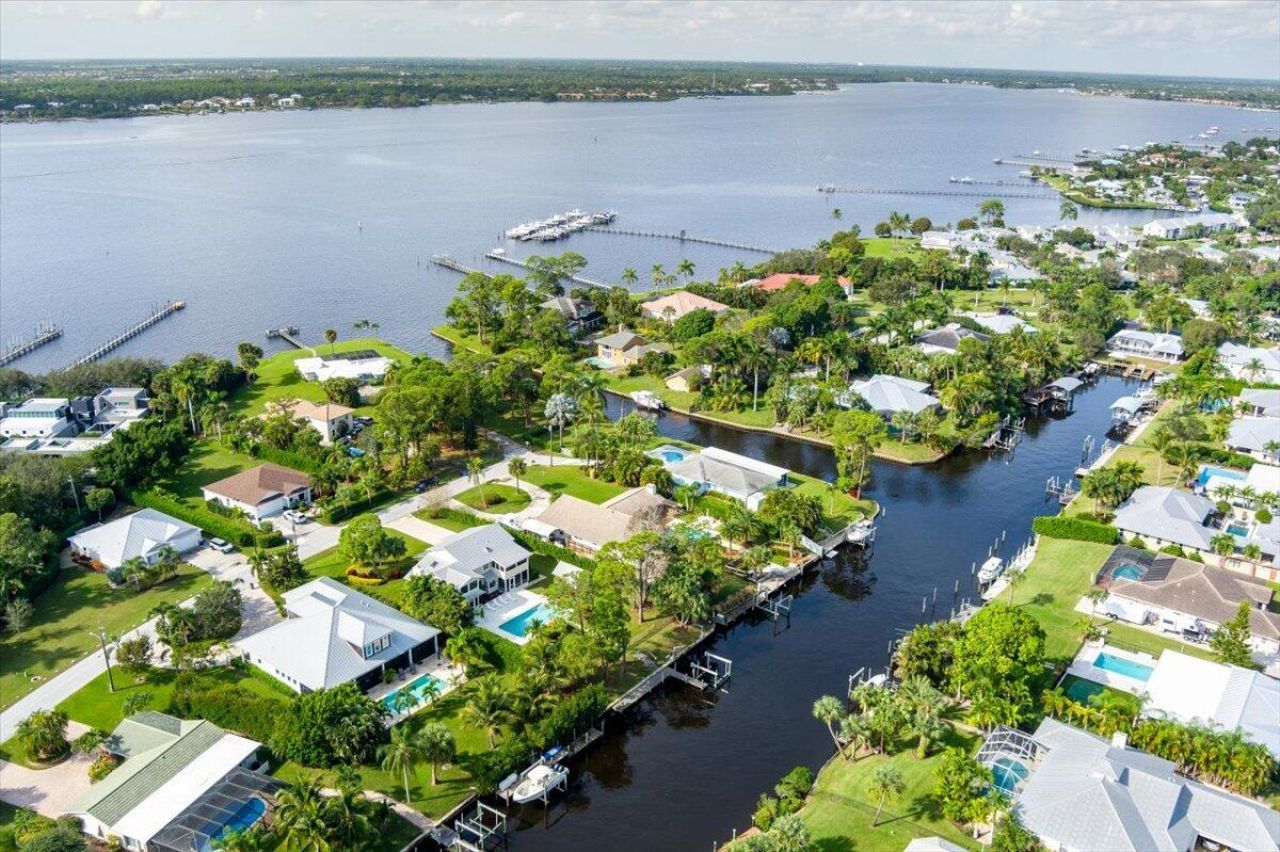 1947 NW Palmetto Terrace, Stuart, FL 34994 Photo