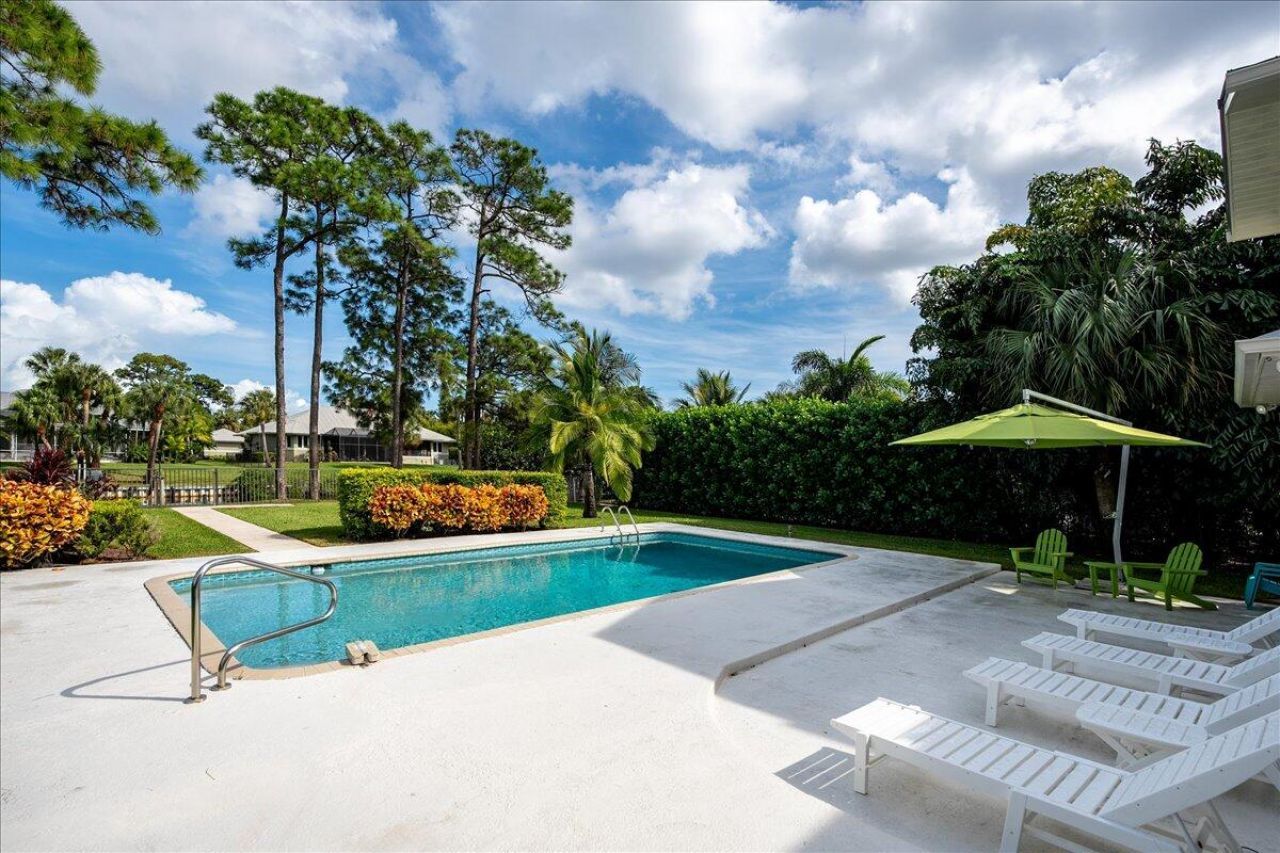1947 NW Palmetto Terrace, Stuart, FL 34994 Photo