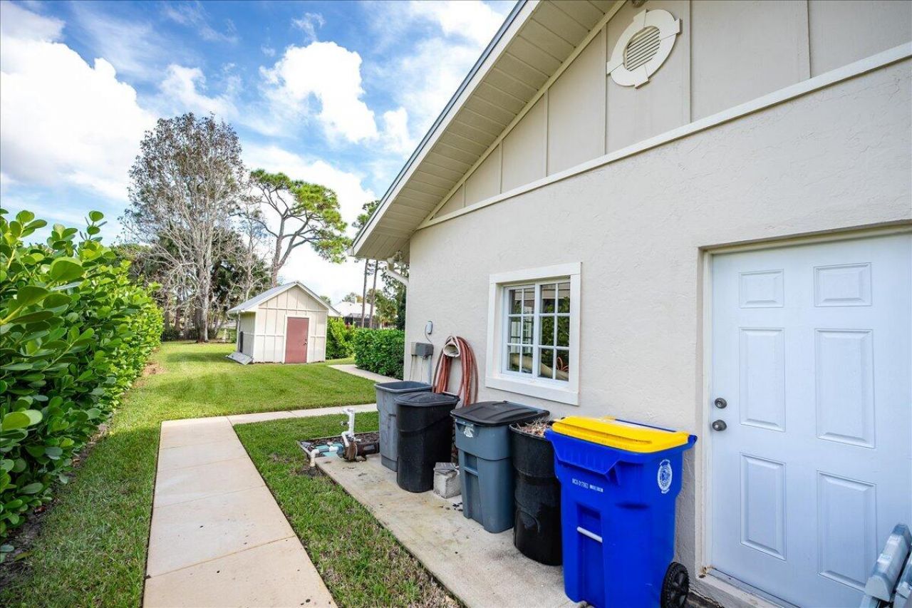 1947 NW Palmetto Terrace, Stuart, FL 34994 Photo