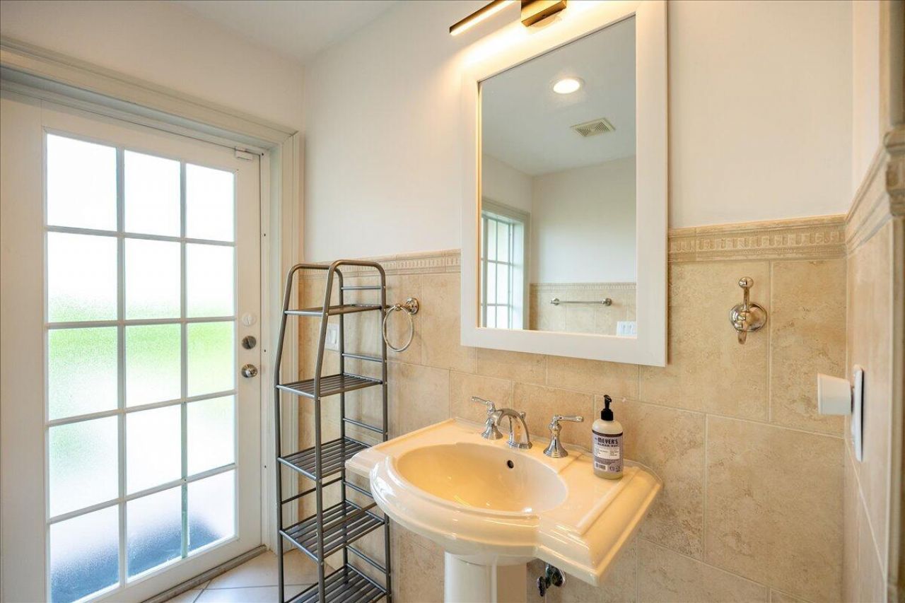1947 NW Palmetto Terrace, Stuart, FL 34994 Photo