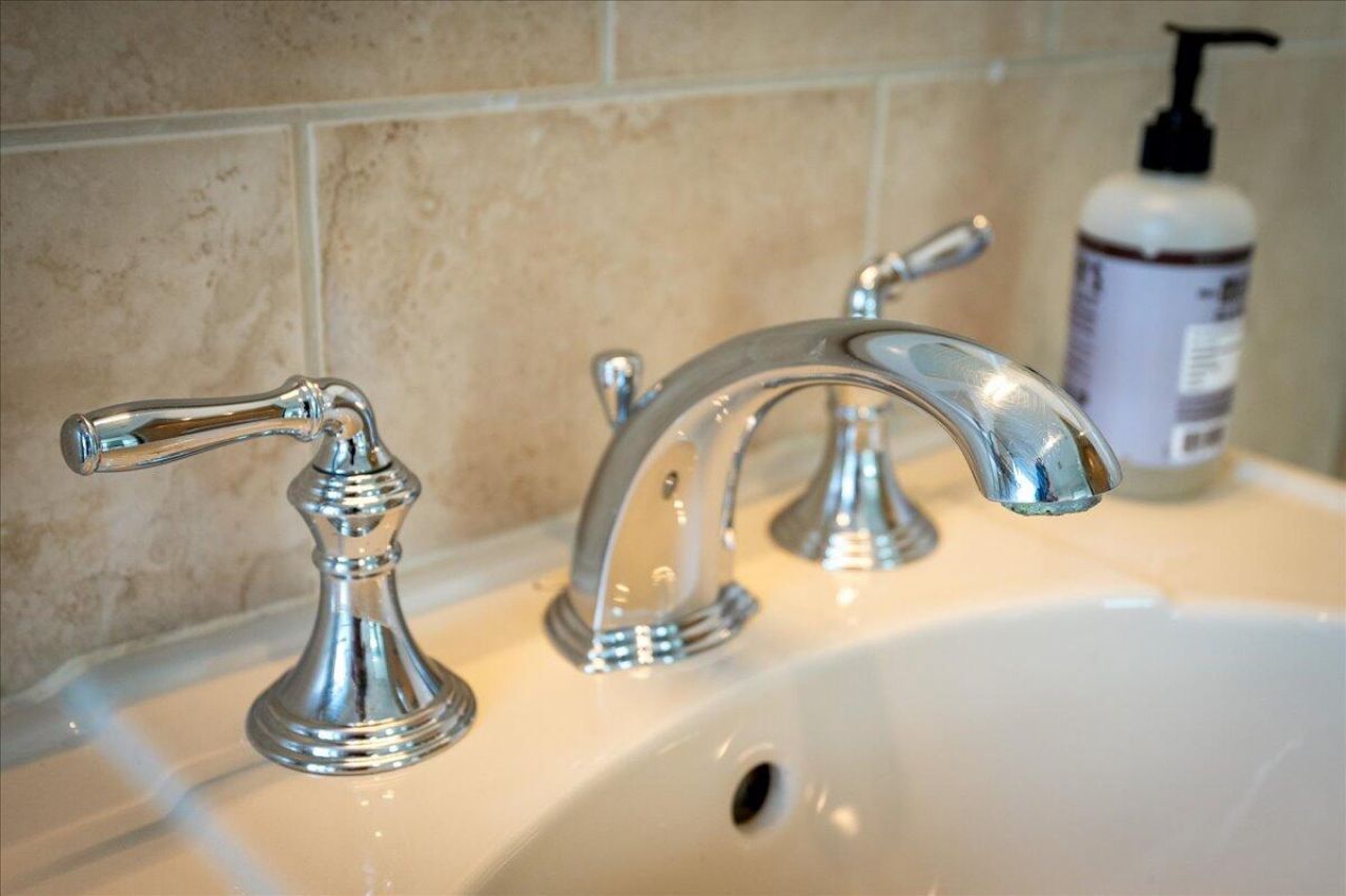 1947 NW Palmetto Terrace, Stuart, FL 34994 Photo