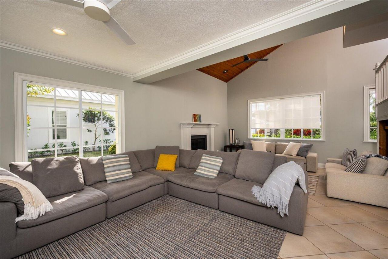 1947 NW Palmetto Terrace, Stuart, FL 34994 Photo
