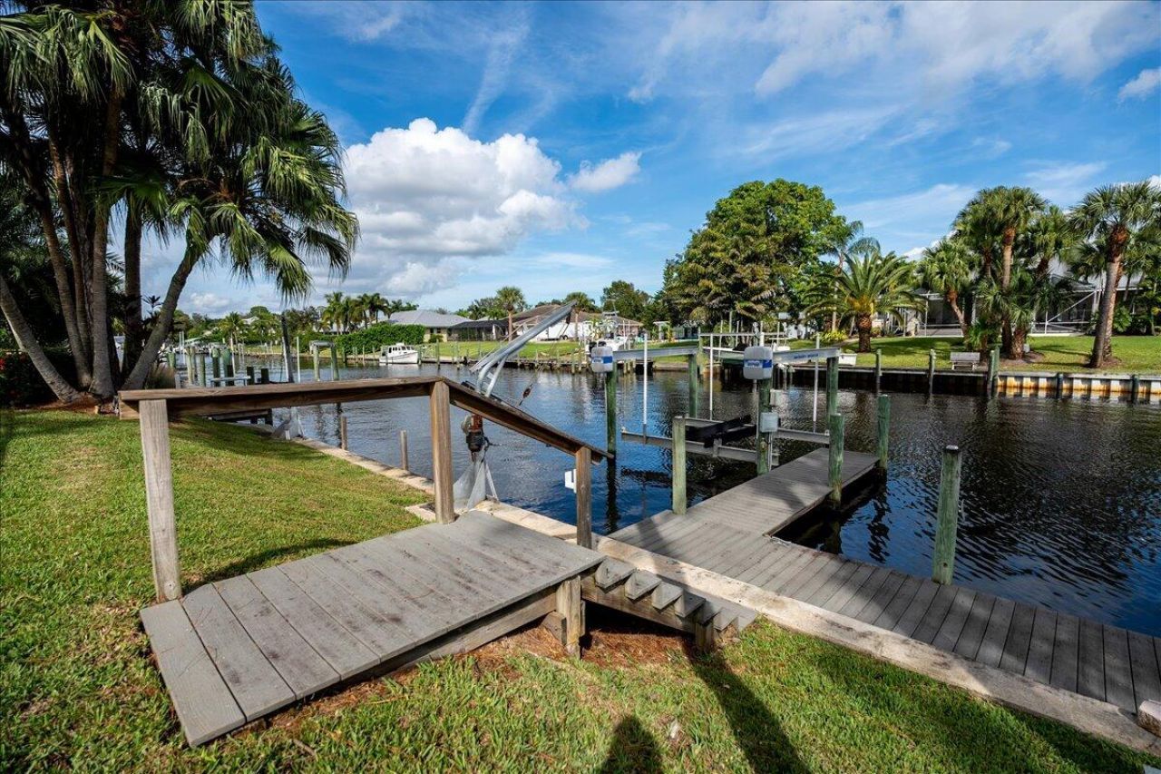 1947 NW Palmetto Terrace, Stuart, FL 34994 Photo