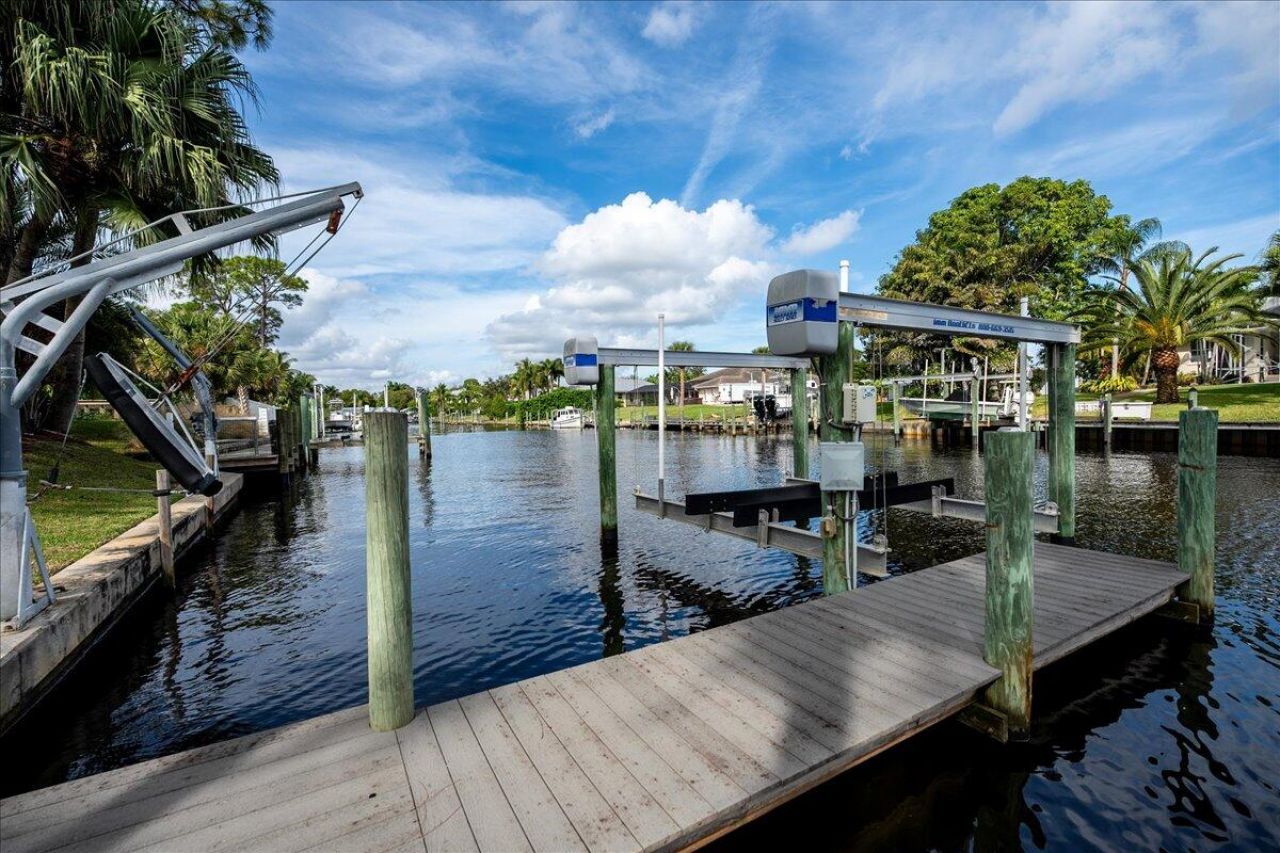 1947 NW Palmetto Terrace, Stuart, FL 34994 Photo