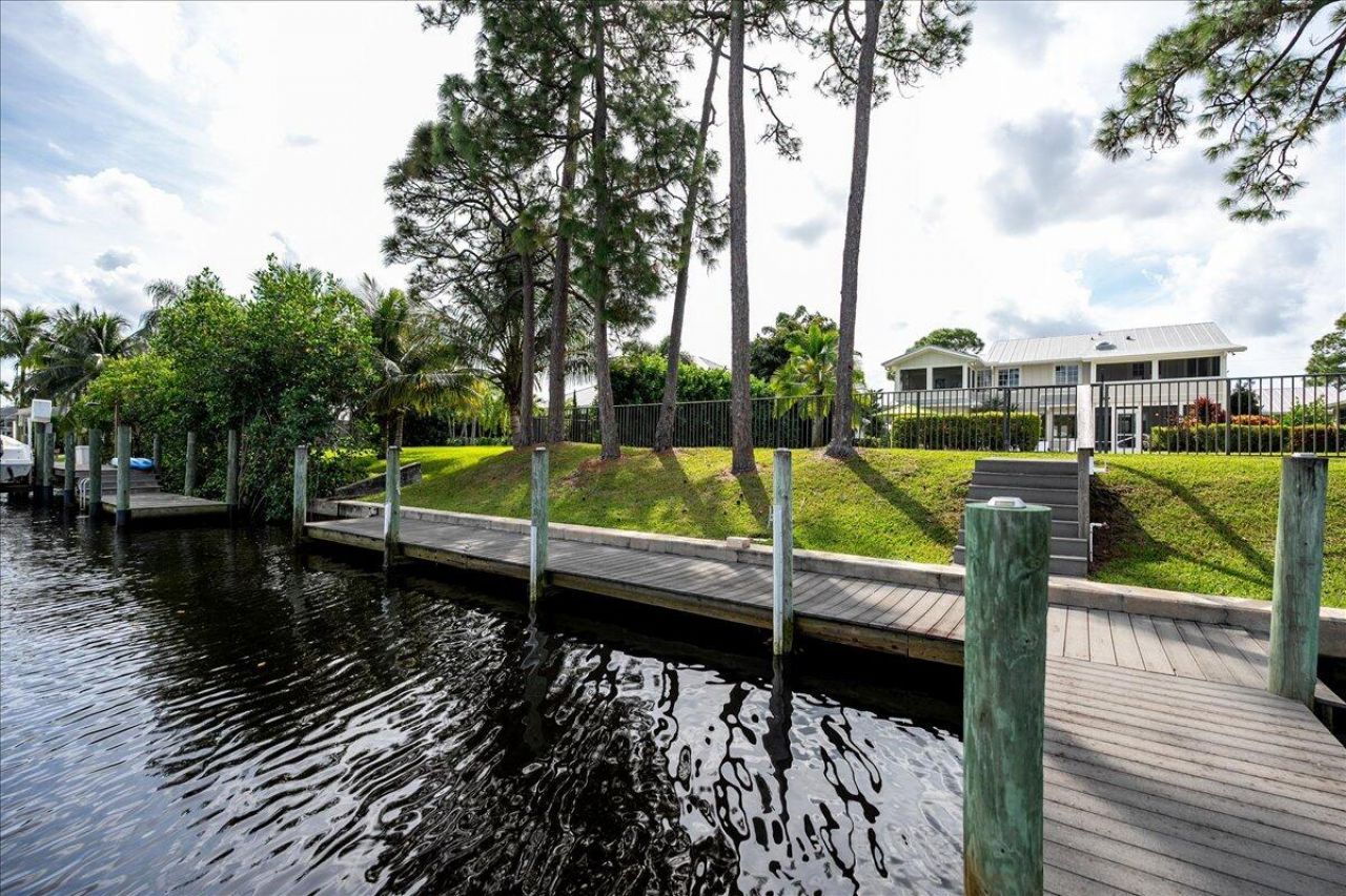 1947 NW Palmetto Terrace, Stuart, FL 34994 Photo
