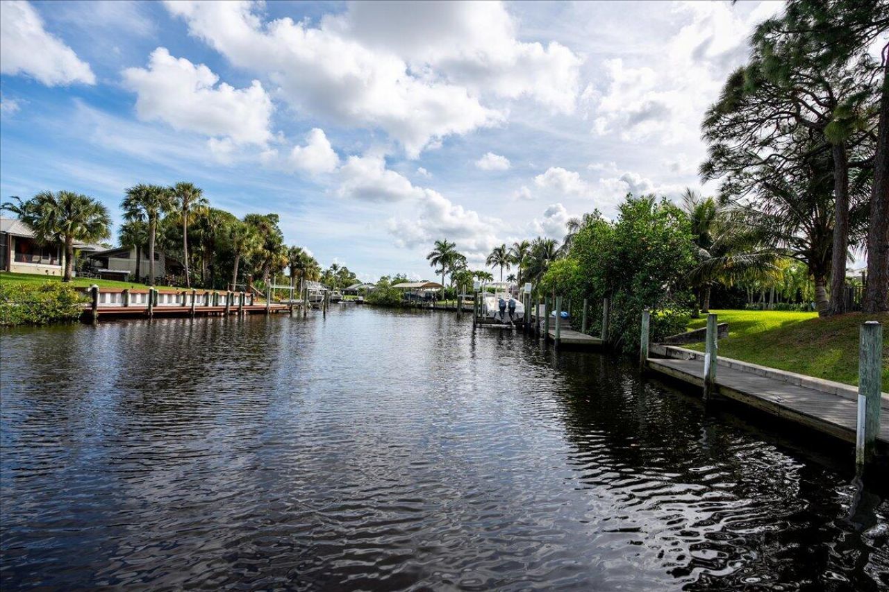 1947 NW Palmetto Terrace, Stuart, FL 34994 Photo
