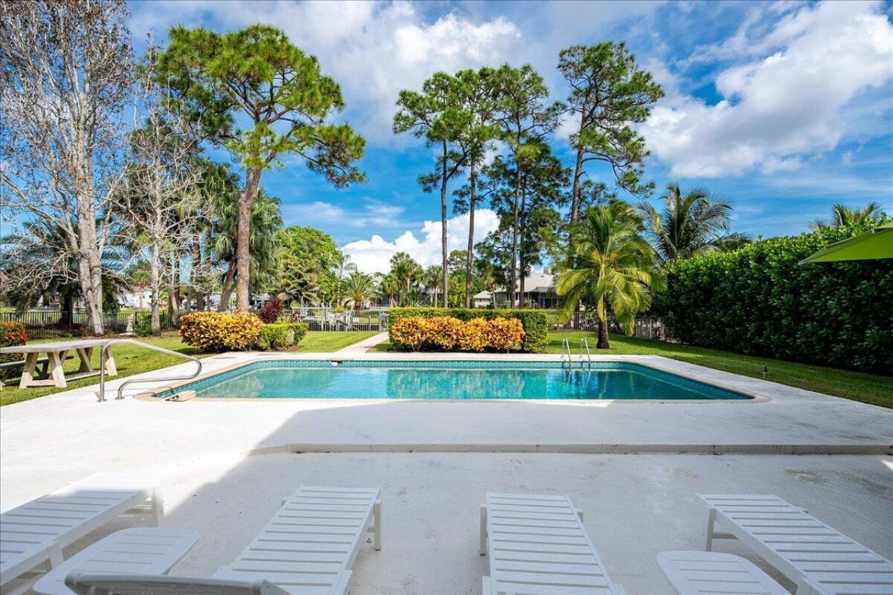 1947 NW Palmetto Terrace, Stuart, FL 34994 Photo