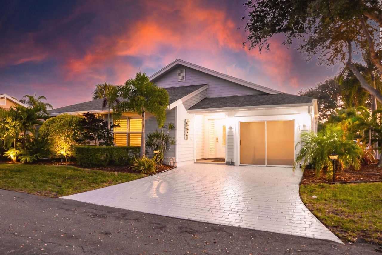 4041 NE Breakwater Drive, Jensen Beach, FL 34957 Photo