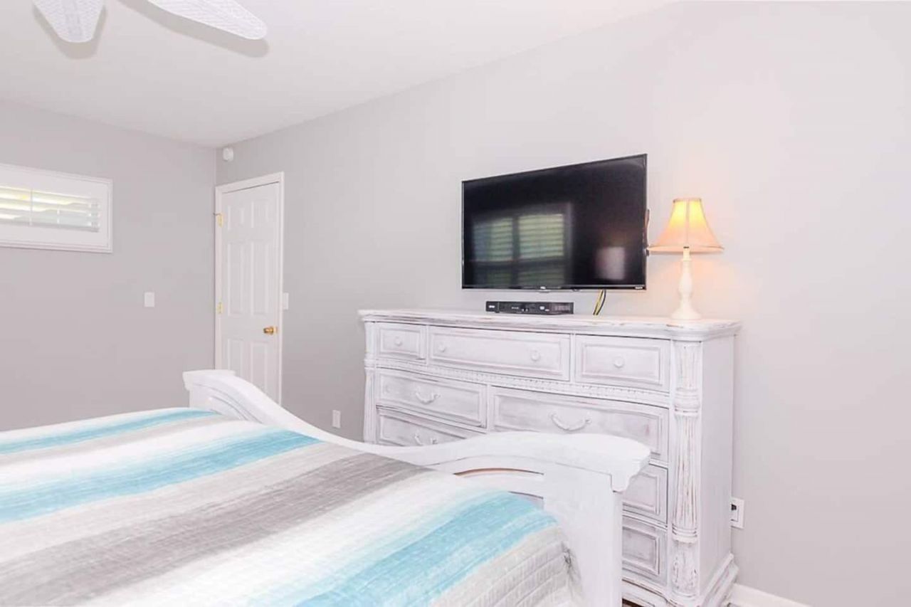 4031 NE Breakwater Drive, Jensen Beach, FL 34957 Photo