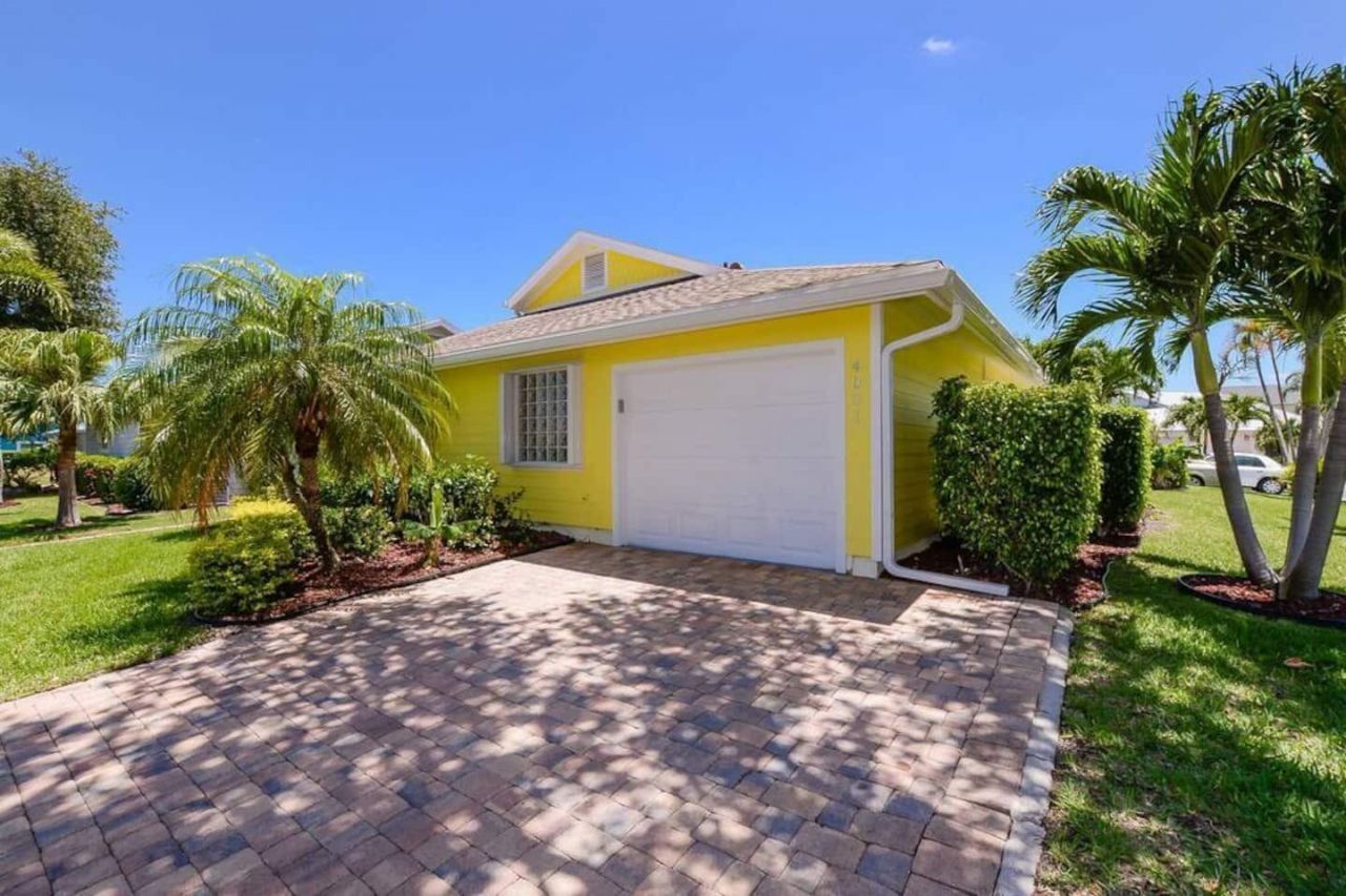 4031 NE Breakwater Drive, Jensen Beach, FL 34957 Photo