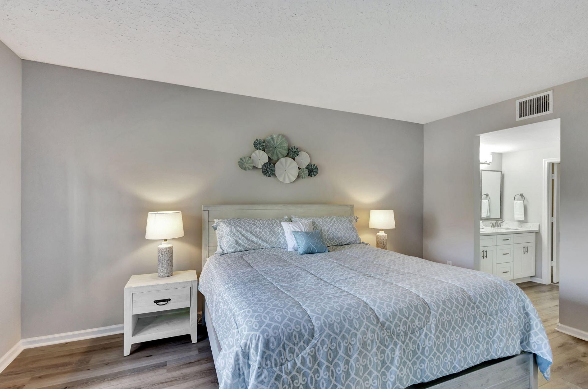 300 Uno Lago Drive, Unit 101, Juno Beach, FL 33408 Photo