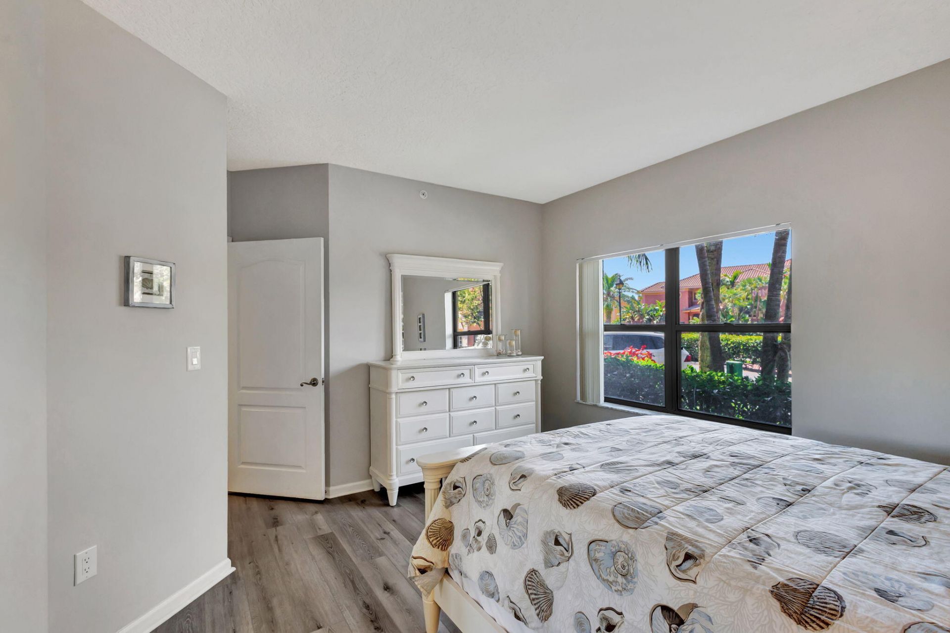 300 Uno Lago Drive, Unit 101, Juno Beach, FL 33408 Photo