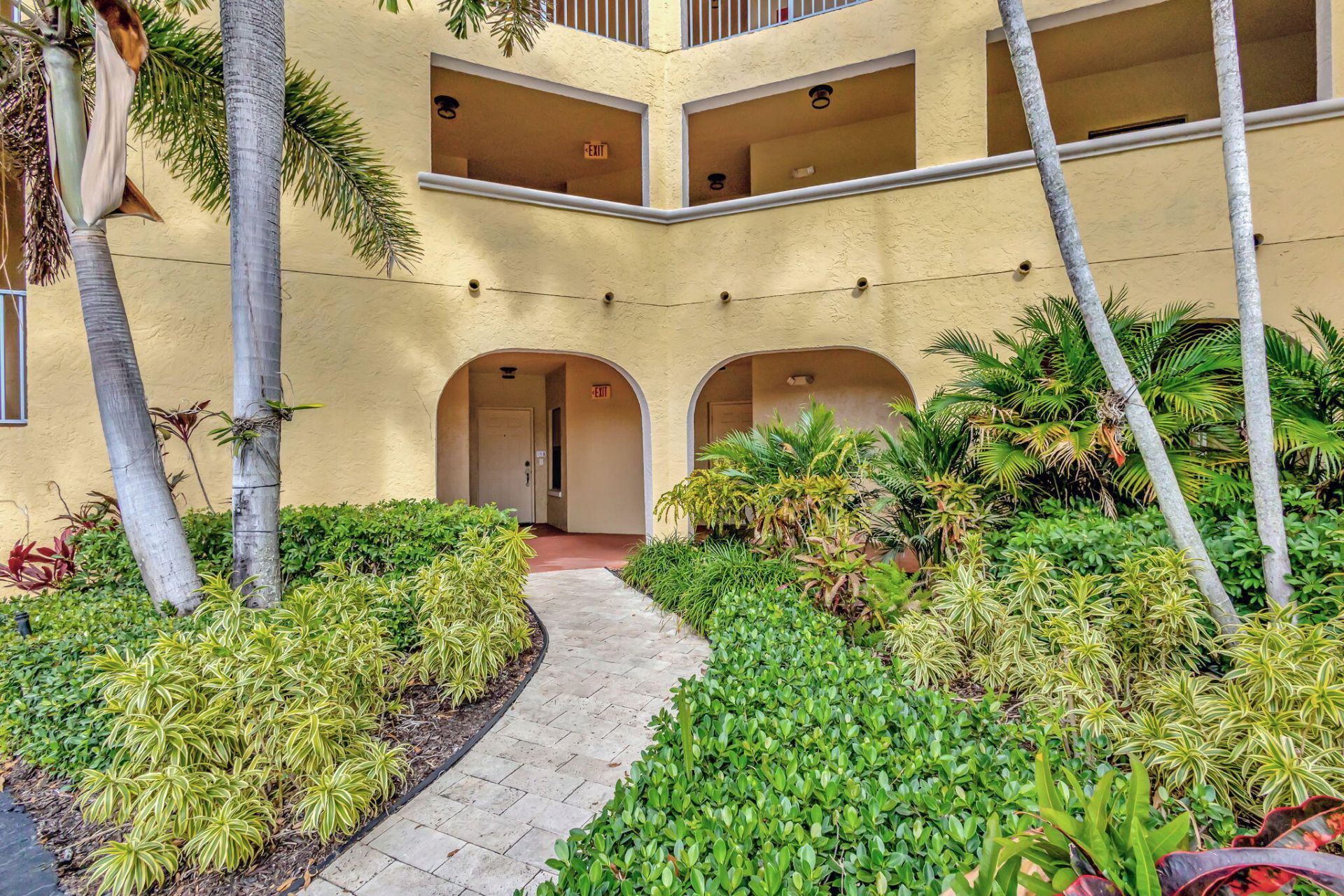 300 Uno Lago Drive, Unit 101, Juno Beach, FL 33408 Photo