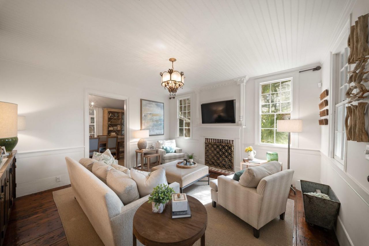 127 Oak Street Photo 11