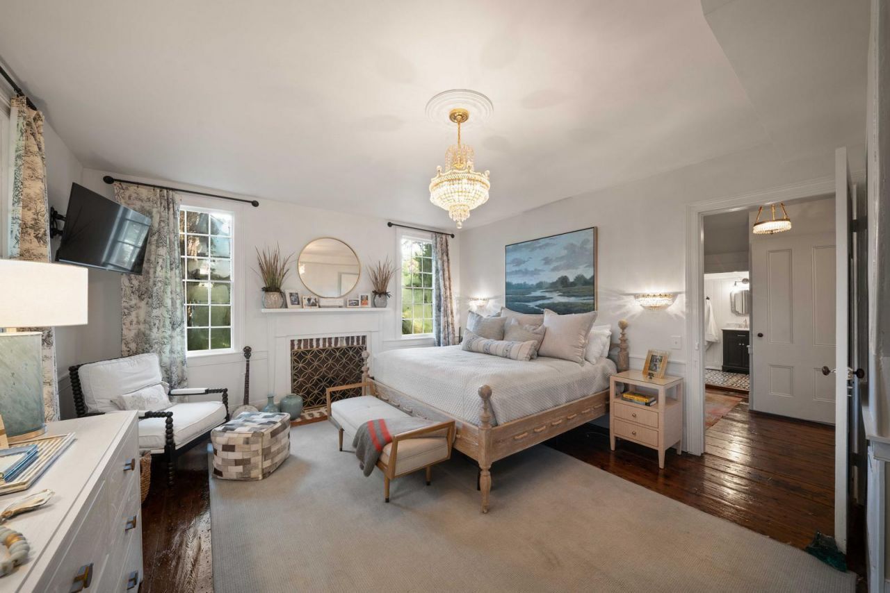 127 Oak Street Photo 18