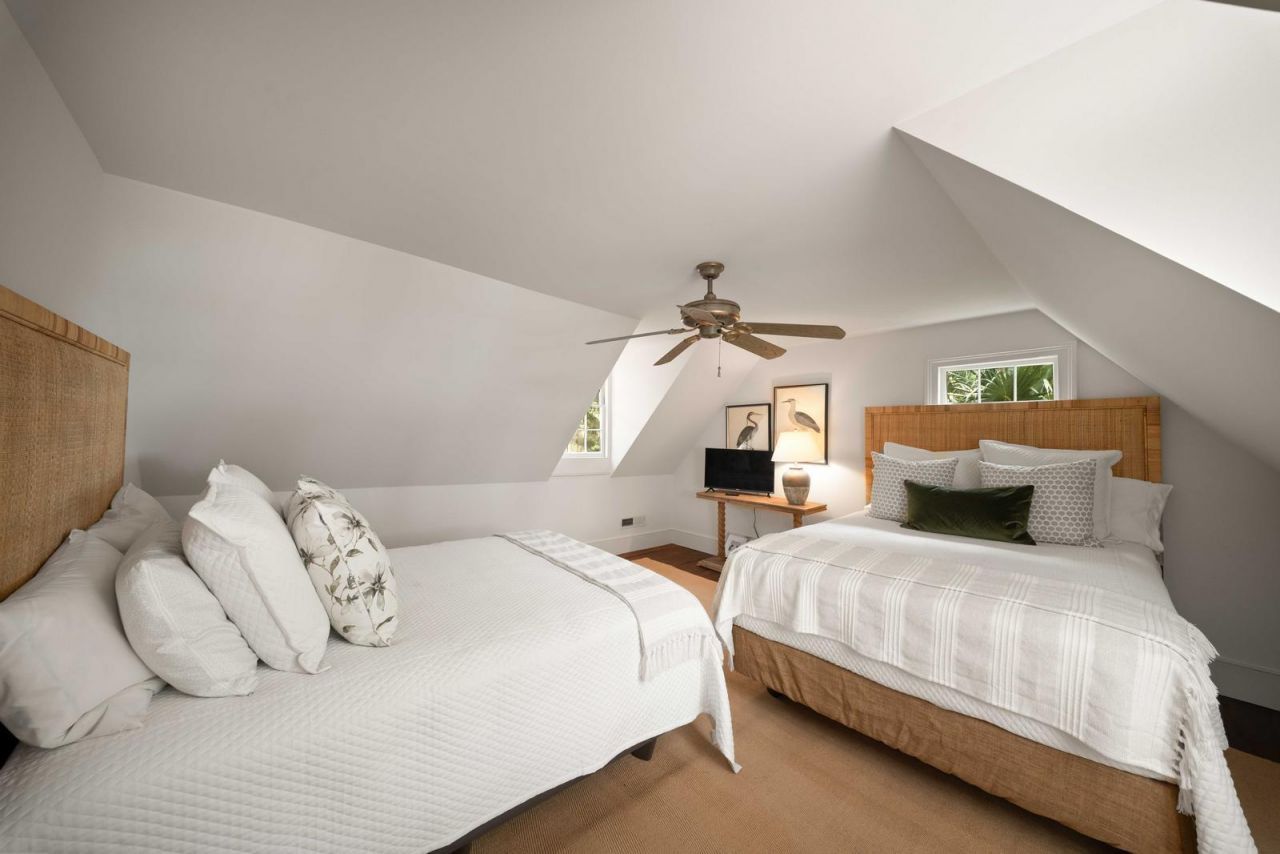 127 Oak Street Photo 22