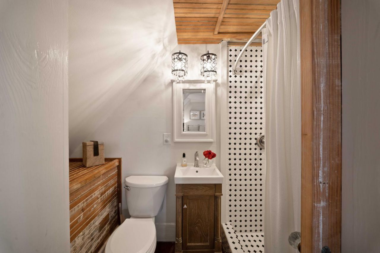 127 Oak Street Photo 26