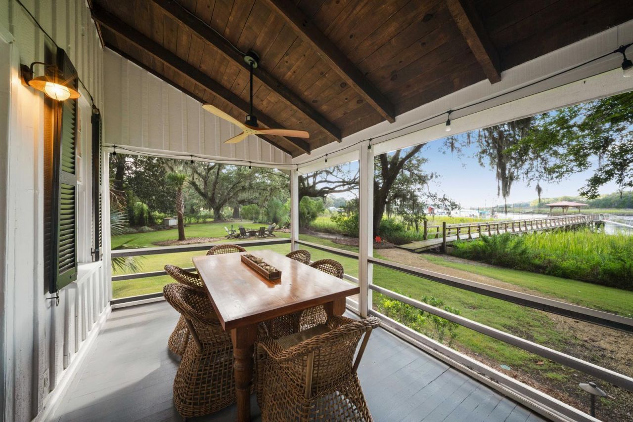 127 Oak Street Photo 27