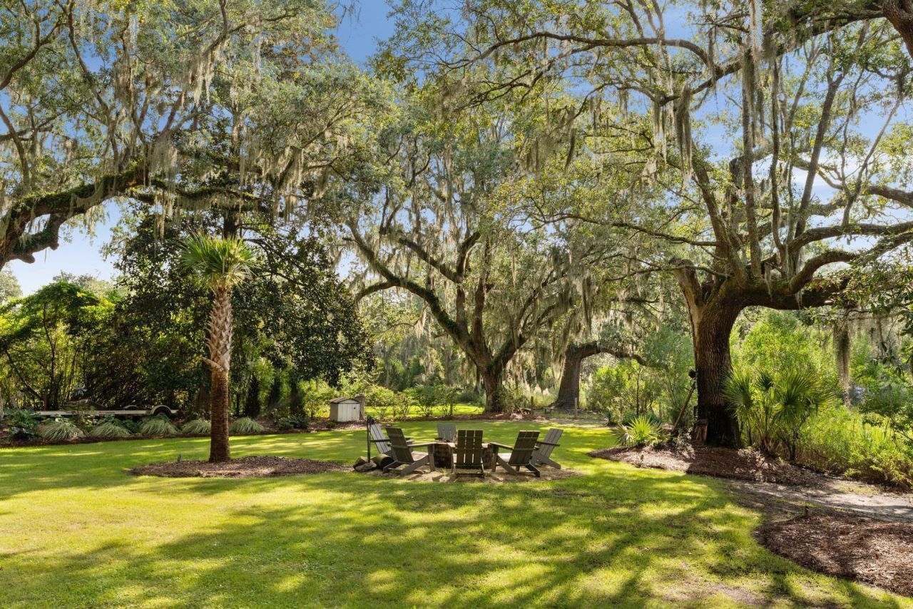 127 Oak Street Photo 29