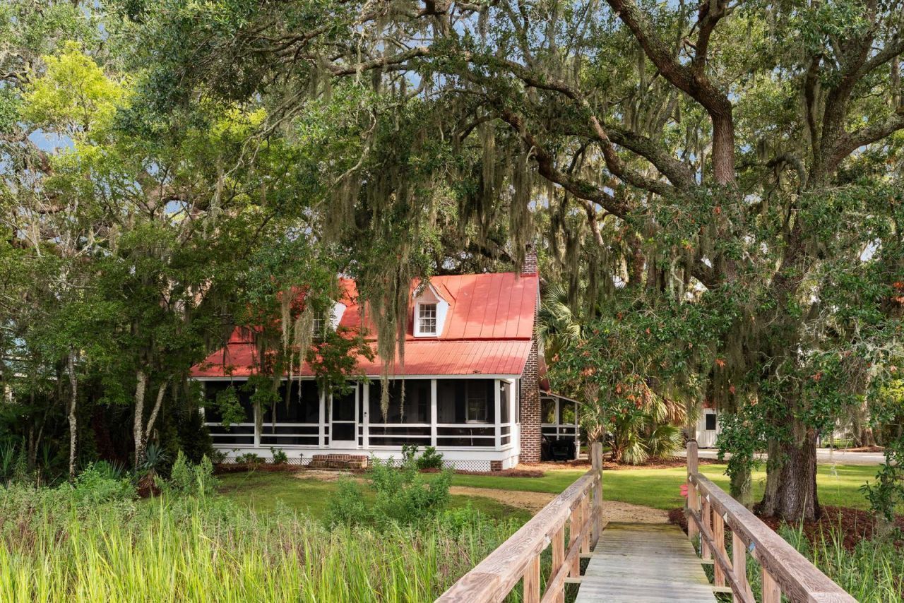 127 Oak Street Photo 30