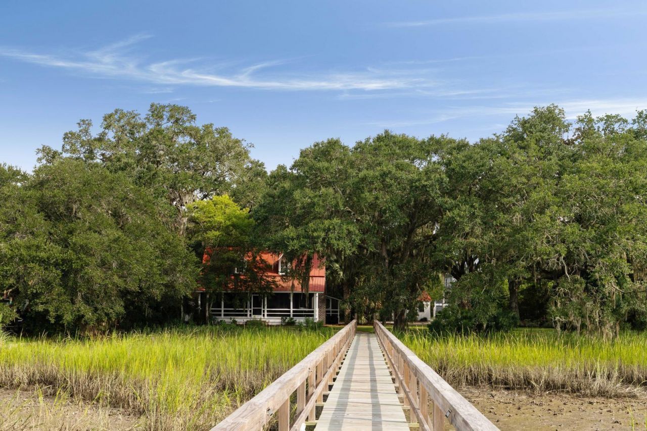 127 Oak Street Photo 31