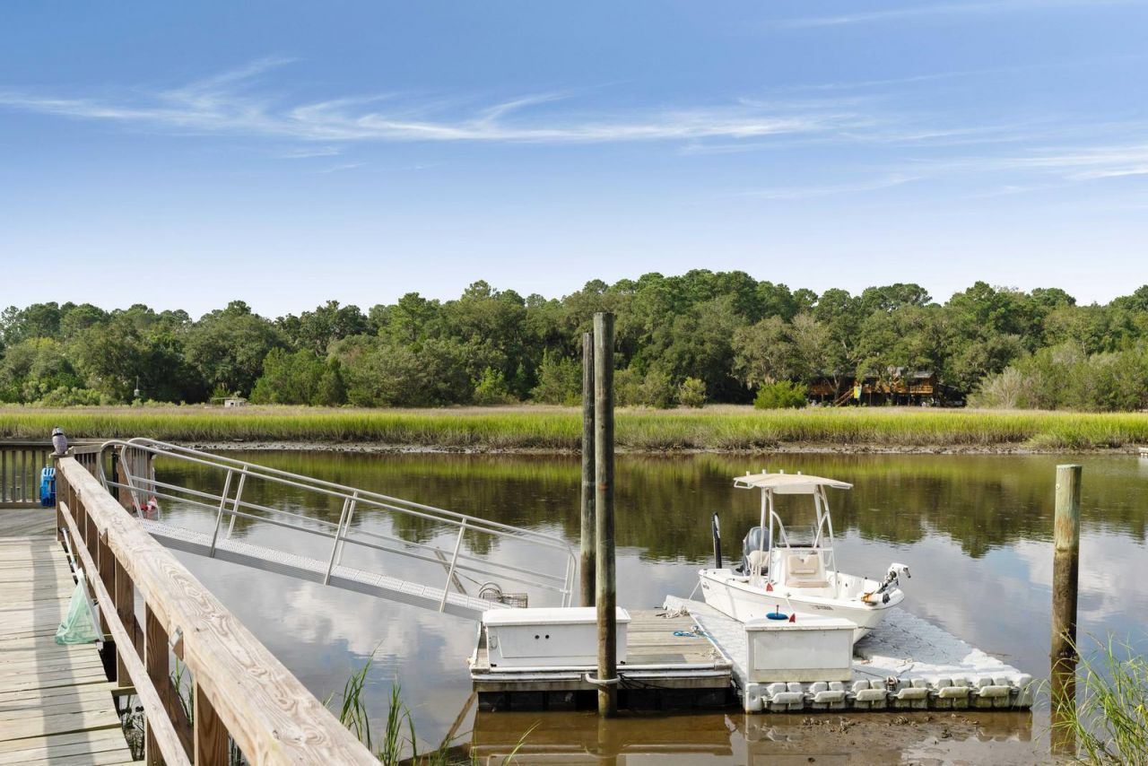 127 Oak Street Photo 33