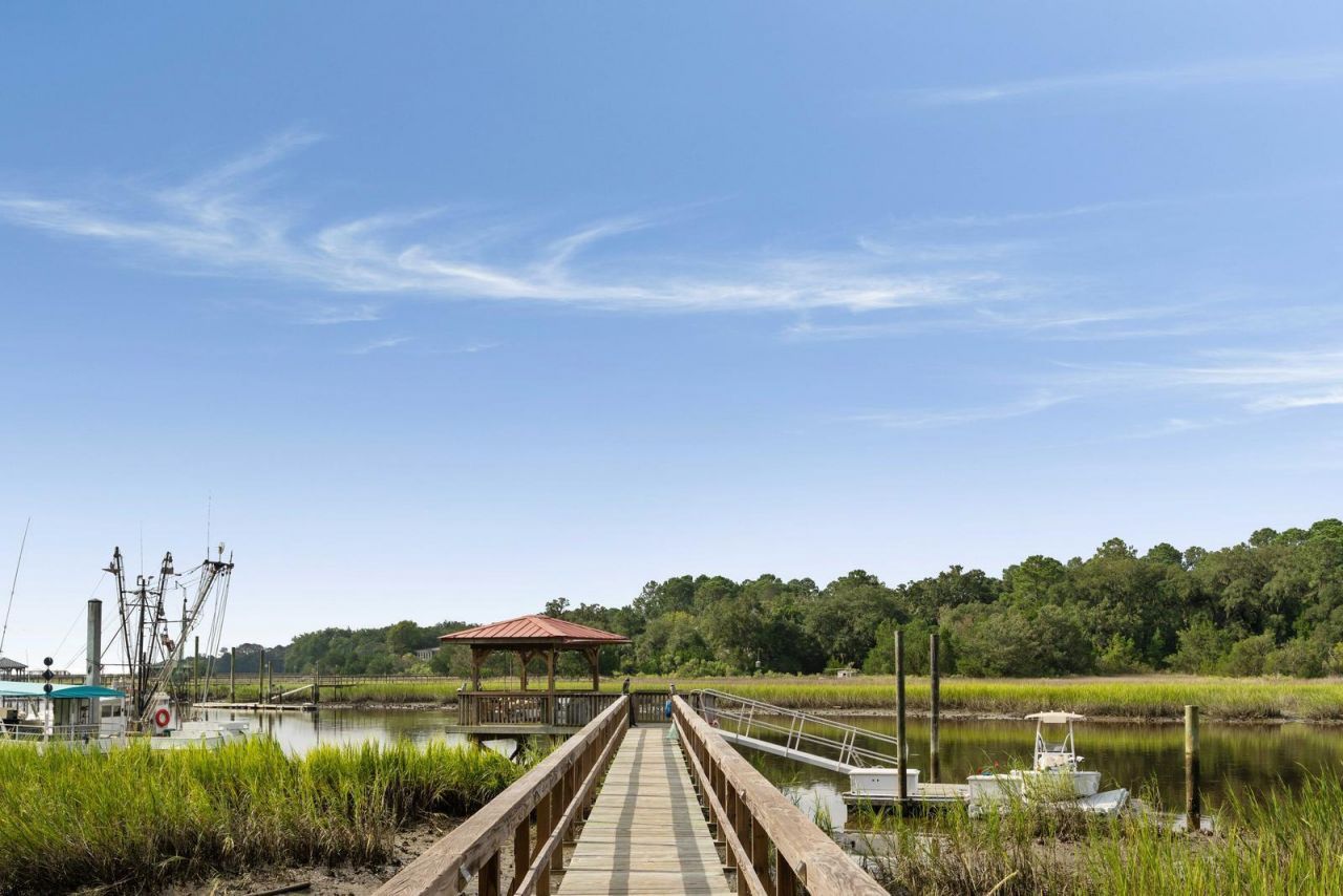 127 Oak Street Photo 34