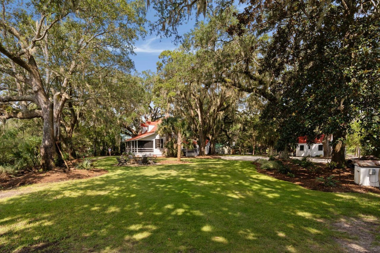 127 Oak Street Photo 37